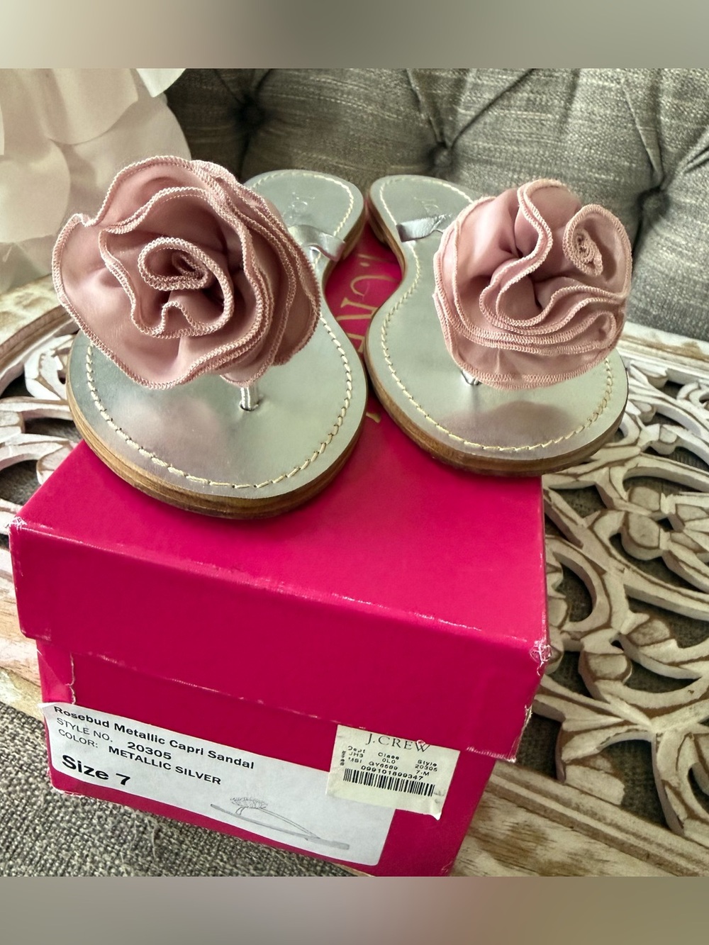 J. Crew Rose Flower Flip Flop Sandals Shoes Women’s 7